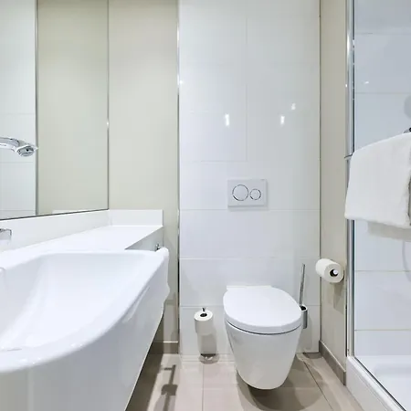 Premier Inn Lübeck City Centre-2